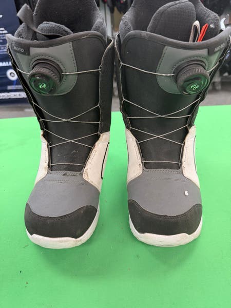 Size M 8.5 (W 9.5) Burton MOTO BOA Snowboard Boots (Used