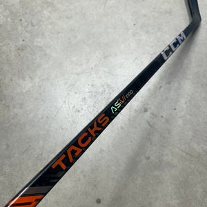 100 Flex Custom P28 Senior CCM ASVI Left Hand Hockey Stick Pro Stock (Used)