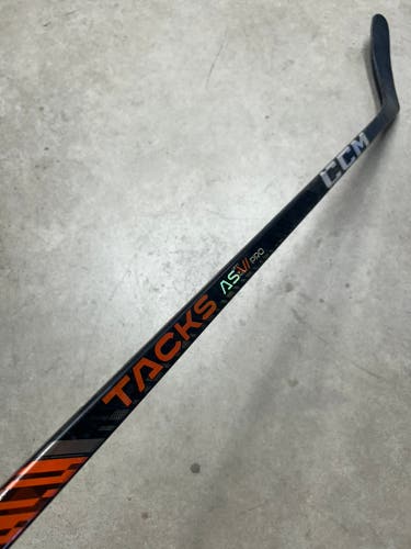 100 Flex Custom P28 Senior CCM ASVI Left Hand Hockey Stick Pro Stock (Used)