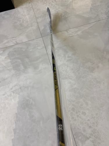 Warrior Alpha LX3 Pro Right Handed Hockey Stick W28 70 Flex (New)