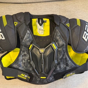 Medium Intermediate Bauer Supreme M3 Shoulder Pads (Used)