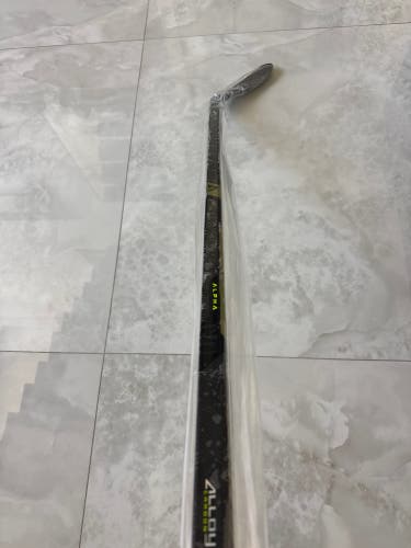 Warrior Alpha LX3 Pro Right Handed Hockey Stick W28 70 Flex (New)