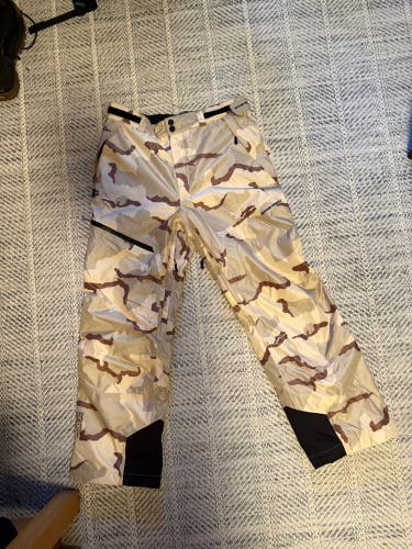 Men's Beyond Medals Adult Medium Desert Camo Ski Pants (New)