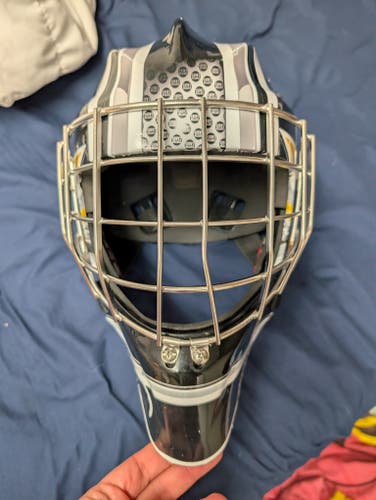 Senior Medium CCM GFL 1.9 Goalie Mask (Used)