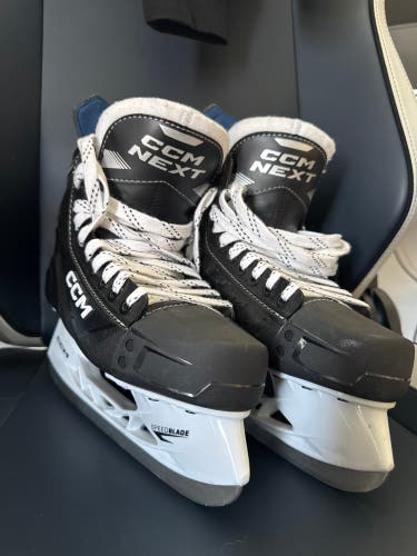 Black CCM Next Hockey Skates Regular Width 7 (Used)