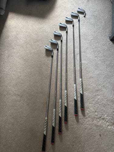 TaylorMade P-790 Right Handed Iron Set (7 Clubs) #5 - #9, PW, GW (Used)