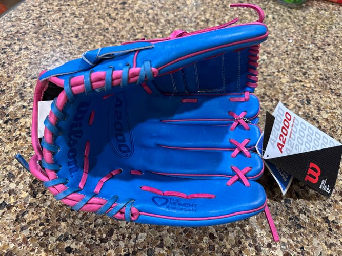 A2000 Wilson pitching glove