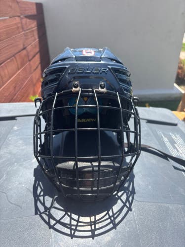 Small Bauer Re-Akt 150 Helmet (Used)