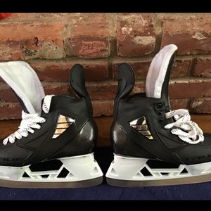 Black/White 2025 True Pro Custom Hockey Skates Regular Width Pro Stock 8 (New)