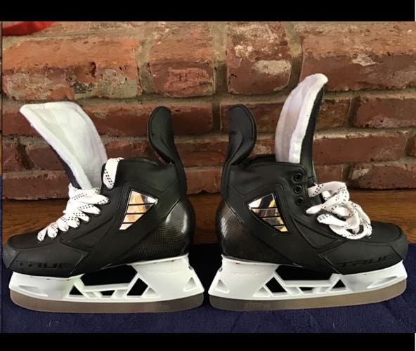 Black/White 2025 True Pro Custom Hockey Skates Regular Width Pro Stock 8 (New)