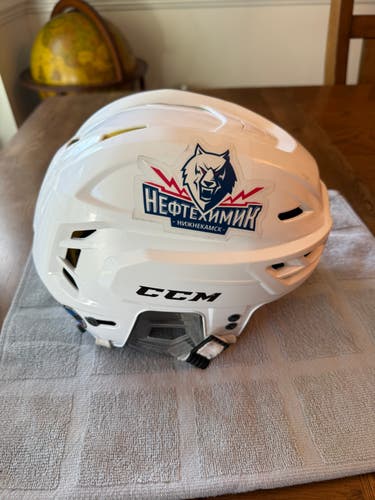 White Medium CCM Tacks 310 Helmet