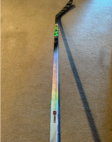 NEW Intermediate CCM JetSpeed FT8 Pro Right Handed Hockey Stick P29 65 Flex (New)