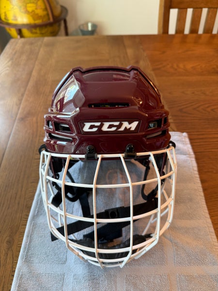 Large CCM Tacks 910 Maroon Helmet with FM680M Cage