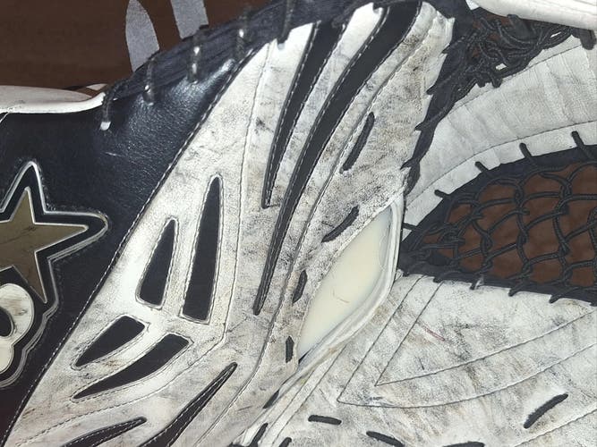 Brian's Netzero GOALIE GLOVE INTERMEDIATE Regular Pro Stock (Used)