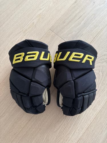 Bauer Vapor Hyperlite Gloves 13" Pro Stock (Used) - Canucks Skate Color
