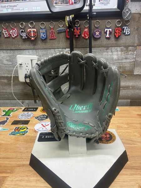 Rawlings Liberty Advanced RH Infield Softball Glove 11.75" (New)