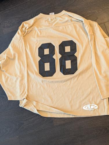 Cream Large Men's Game Jersey (Used)