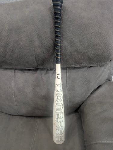 2023 Warstic Bonesaber Alloy USSSA Certified Bat (-10) 18 oz 28" (Used)