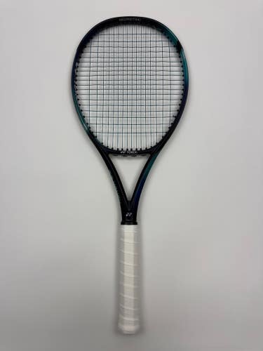 Yonex Ezone 98+ Plus 2022, 4 3/8 Excellent 9.5/10
