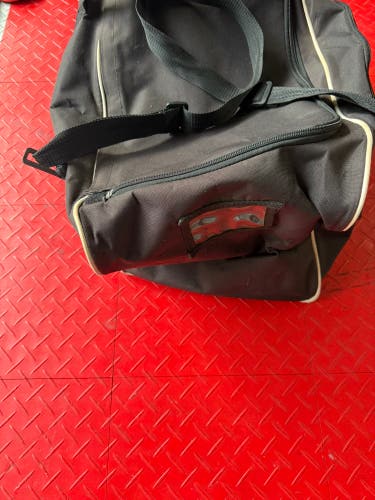 Black Adult Unisex Small / Medium Rawlings Duffle Bag (Used)