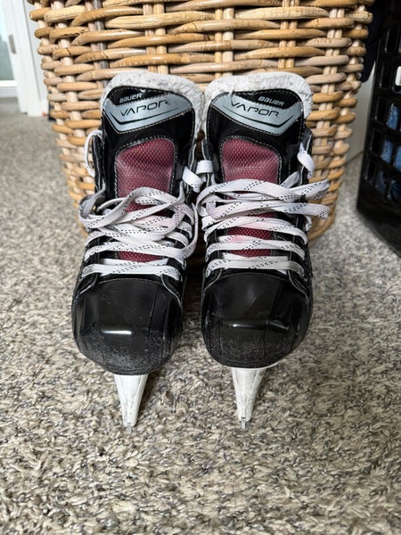 2017 Bauer Vapor X700 Hockey Goalie Skates Regular Width Size 2 (Used)