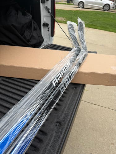 Senior Bauer Vapor Hyperlite 2 Left Hand Hockey Stick Toe Pattern 77 Flex Pro Stock (New)