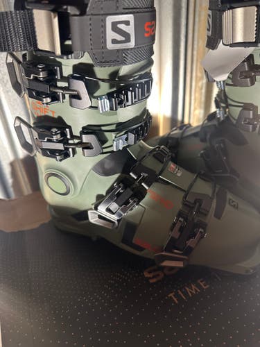 Mondo 22 & 22.5 Men's Salomon All Mountain Shift Pro 130 Ski Boots (New)