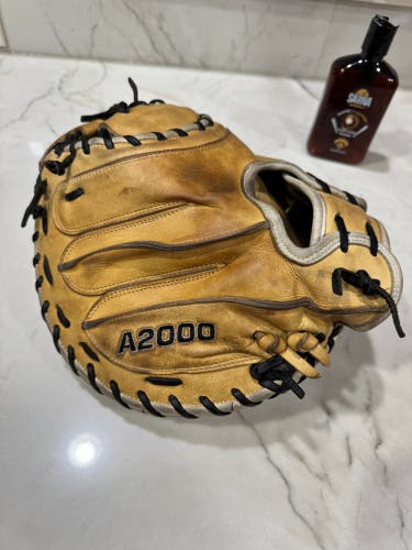 Wilson A2000 Catchers Mitt 33 Inch Pedroia