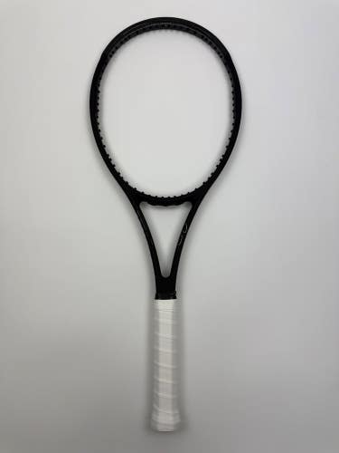 Wilson Pro Staff RF97 V13, 4 3/8 Excellent 9/10