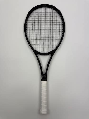 Wilson Pro Staff RF97 V11, 4 1/2 Excellent 9/10