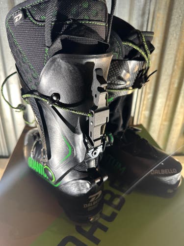Mondo 25 & 25.5 Men's Dalbello Quantum Lite Uni Mondopoint Ski Boots (New)
