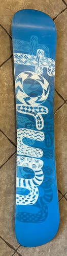 Unisex Forum Snowboard Freestyle Without Bindings Soft Flex Directional Twin 140 cm (Used)