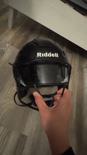 Adult Extra Large Riddell Axiom Helmet (Used)