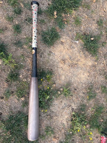 Victus V-Cut Bat (-3) 28 oz 31" (Used)