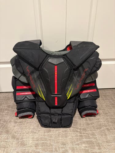 Large Bauer Vapor Hyperlite 2 Goalie Chest Protector (Used)