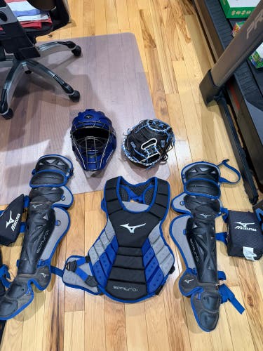 Mizuno Samurai Catcher's Set (Barely Used)