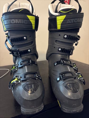Mondo 28 & 28.5 Men's Atomic All Mountain Hawx Prime Ski Boots Stiff Flex (Used)