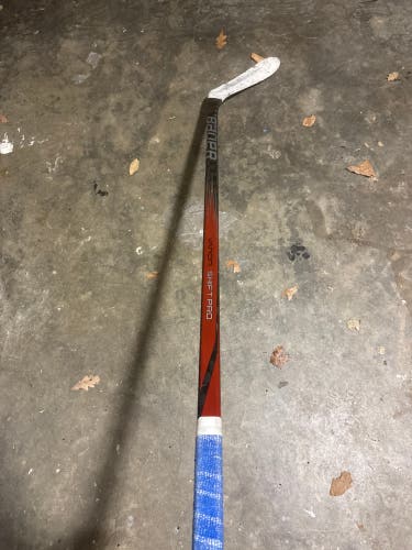 Intermediate Bauer Vapor Hyperlite 2 Right Handed Hockey Stick P28 77 Flex (Used)