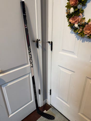 Junior Bauer Vapor 3X Left Hand Hockey Stick P92 50 Flex (Slightly Used)