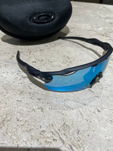 Unisex One Size Fits All Oakley Radar EV Sunglasses (New)