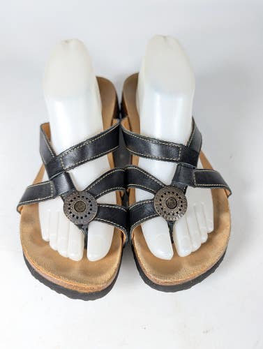 Think! Sandals Julia Black Leather with Medallion Size 40 / 9 Comfort