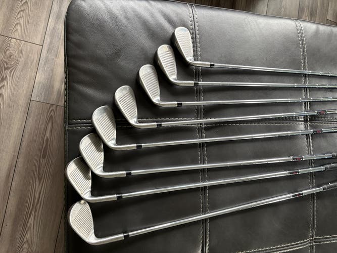 Men's 2022 Callaway Rogue ST Max OS Right Handed Iron Set Regular Flex Steel Shaft (Used)