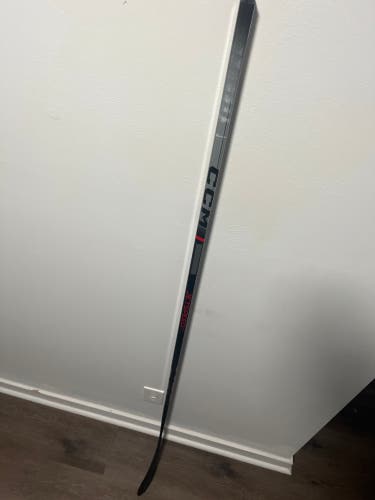 Senior CCM JetSpeed Team Left Hand Hockey Stick P28 75 Flex (Used)