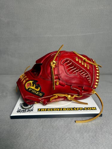 Fires infielder/pitcher glove RHT