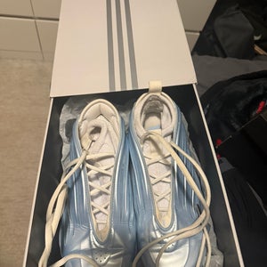 Men's Size M 11.0 (W 12.0) Adidas Shoes (Used)