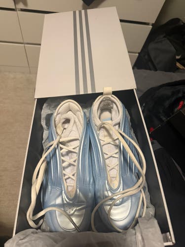Men's Size M 11.0 (W 12.0) Adidas Shoes (Used)