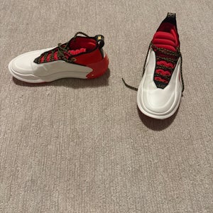 Men's Size M 10.5 (W 11.5) Shoes (New)