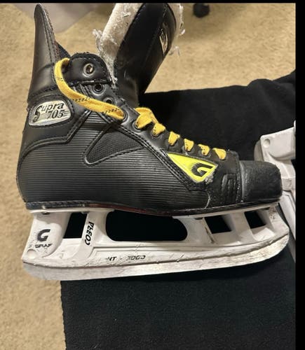 Graf Supra 705 Hockey Skates Regular Width 8 (Used)