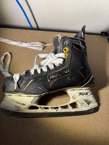 2012 Bauer Supreme TotalOne NXG Hockey Skates Regular Width Size 6.5 (Used)
