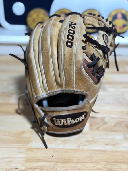 Wilson A2000 RH Infield Baseball Glove 11.5" (Used)